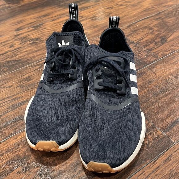 New Adidas Boost Sneakers SIZE 12 US in amazing condition - Picture 2 of 9